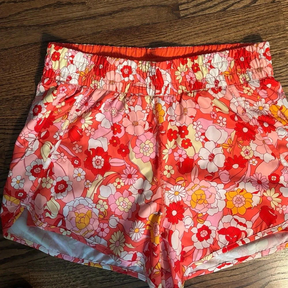 Avia athletic vibrant floral shorts - Picture 2 of 6